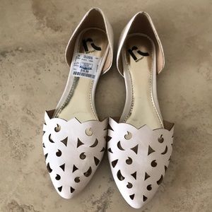 Pink report slip on sandals